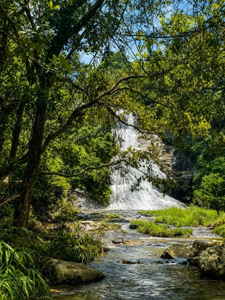 Upper Diyaluma Waterfall