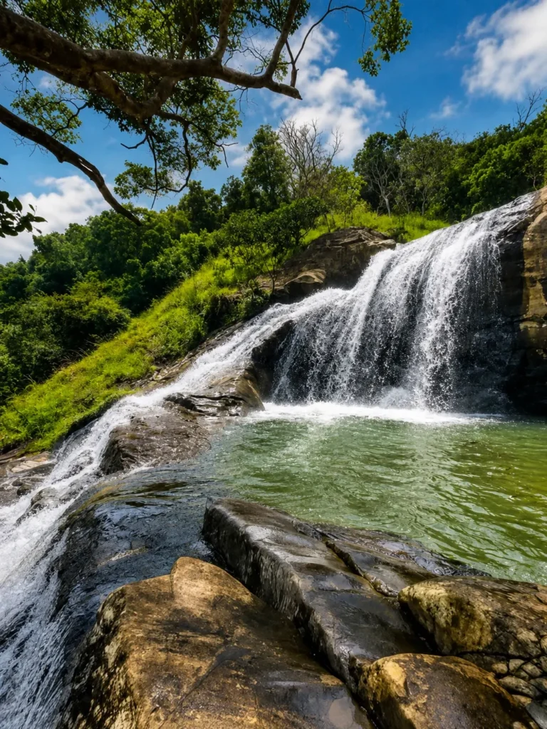Diyaluma waterfall