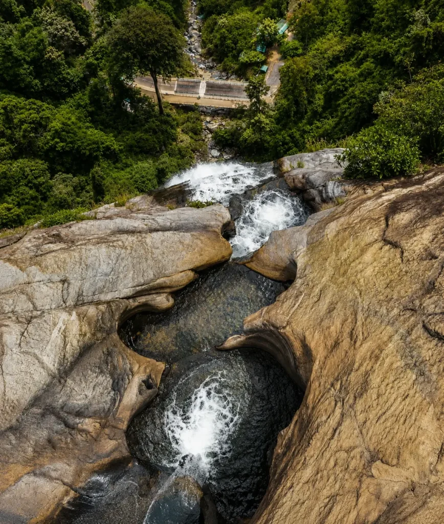 Upper Diyaluma waterfall