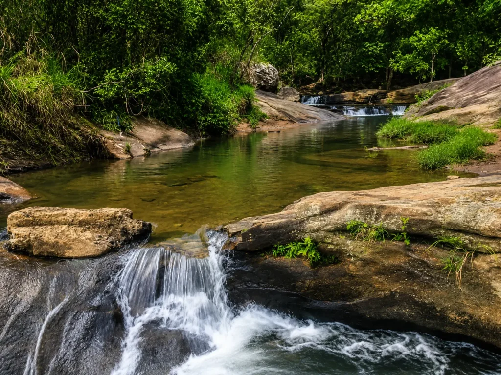 upper diyaluma falls pool