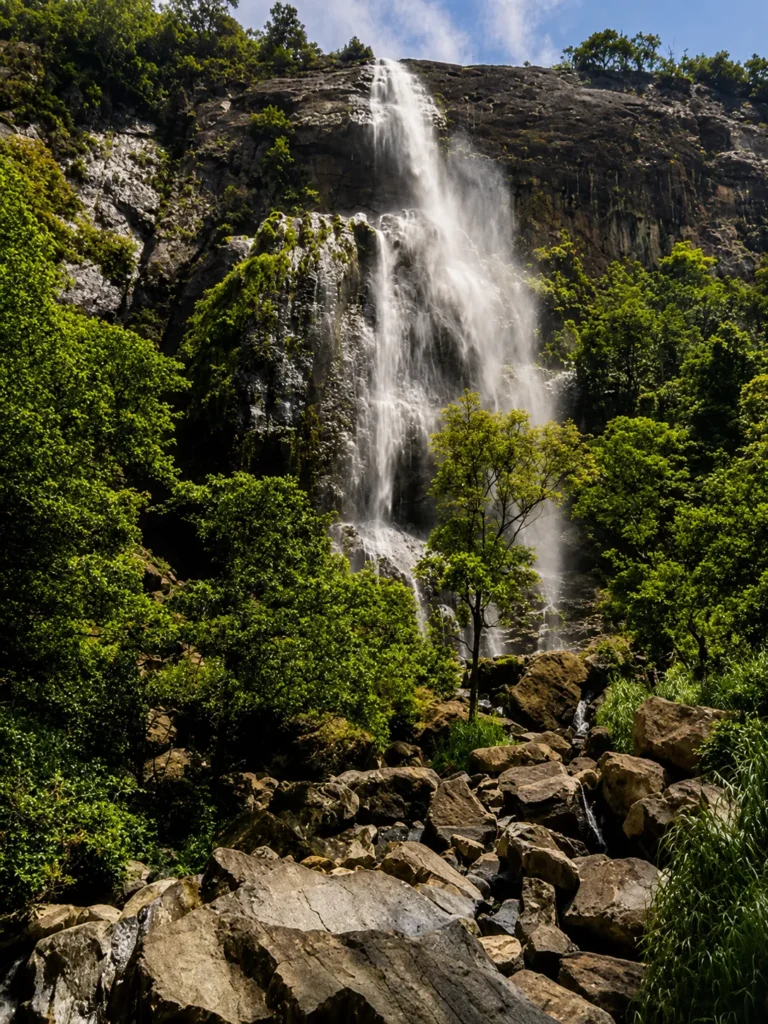 Lower Diyaluma falls