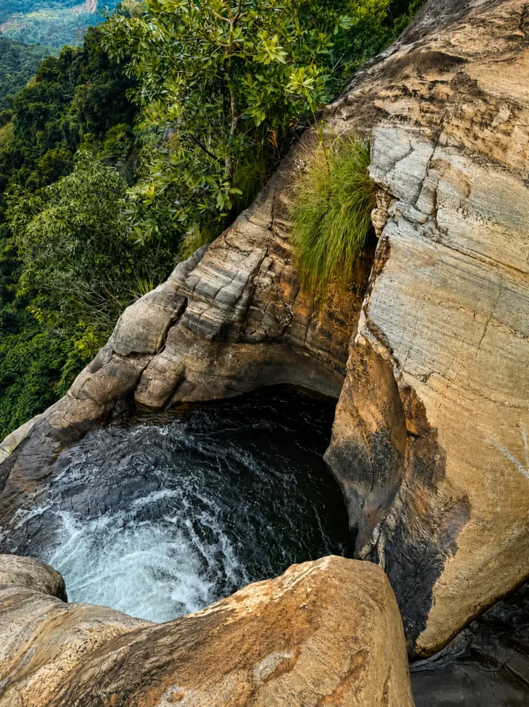 upper diyaluma falls