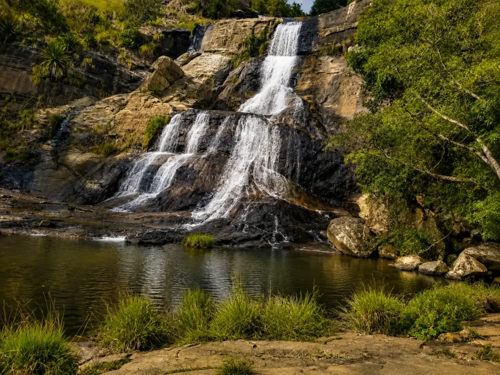 upper diyaluma falls