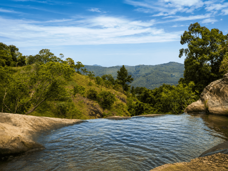 Upper Diyaluma Falls