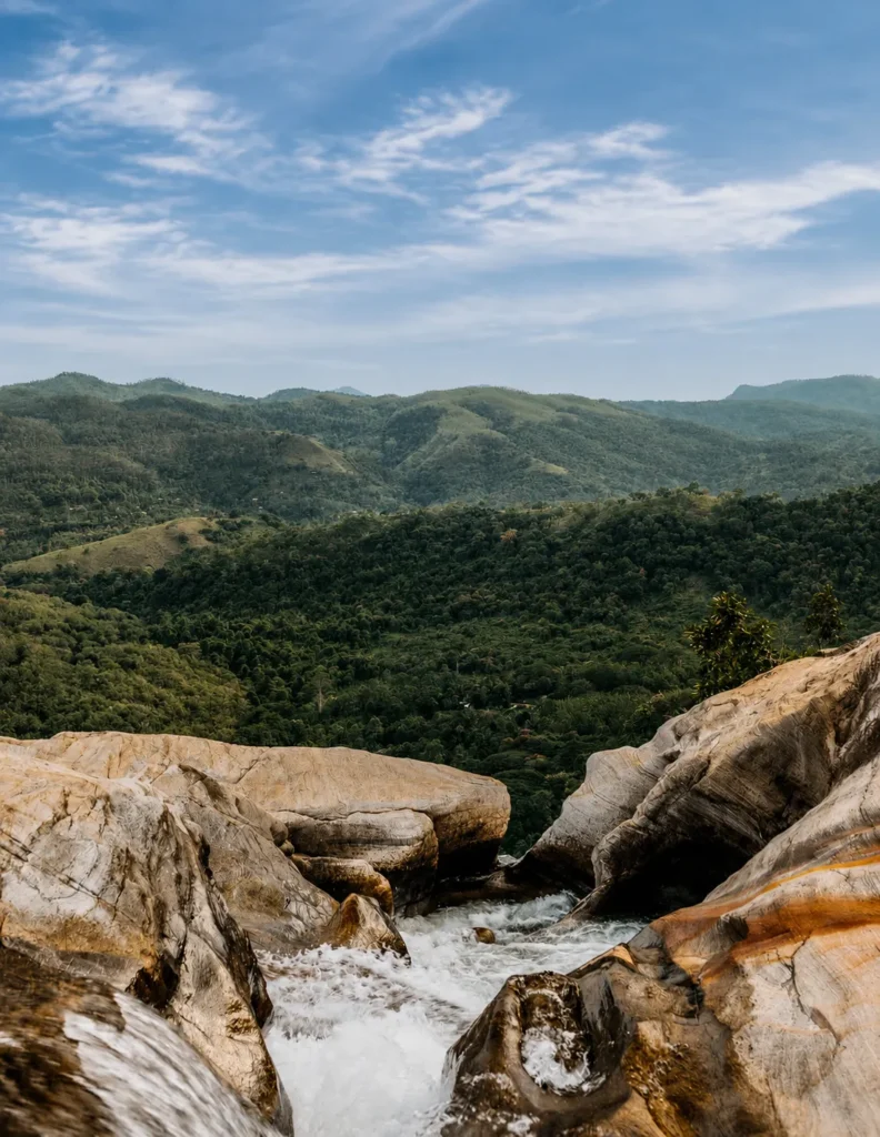Upper Diyaluma Falls