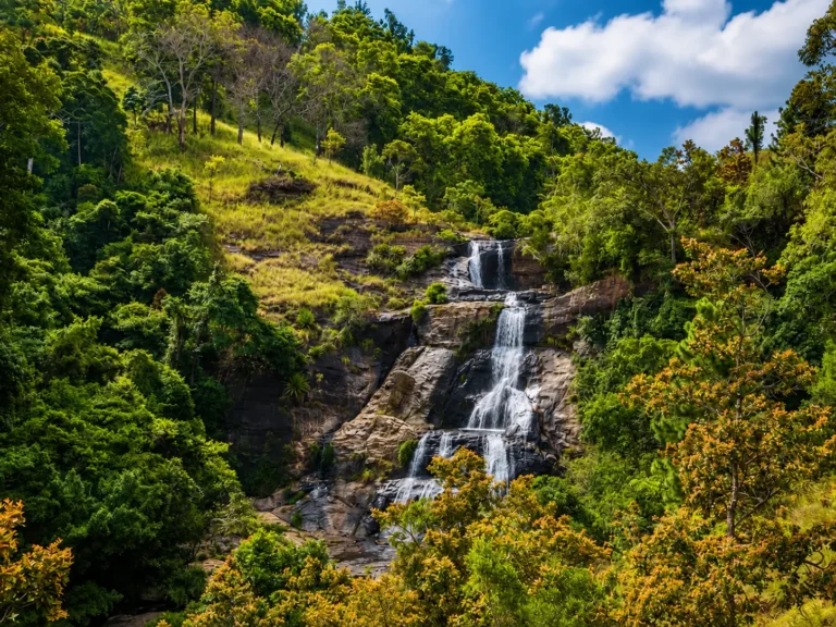 Upper Diyaluma Falls