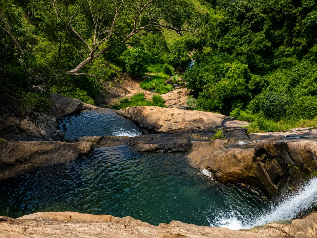 upper diyaluma falls