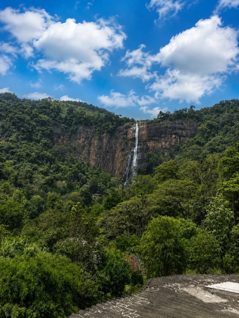 diyaluma falls