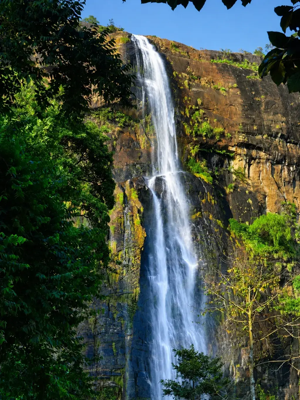 Lower Diyaluma falls